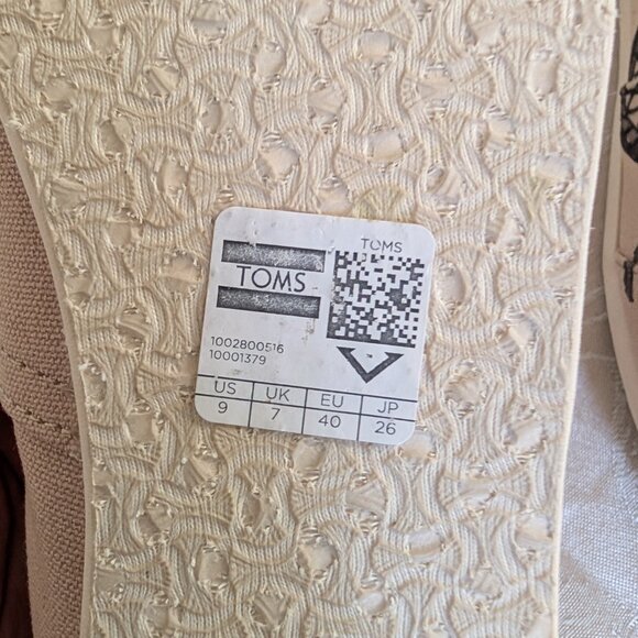 Like New TOMS Dream catcher & feather painted Alpargata Classic Shoe - Picture 7 of 10